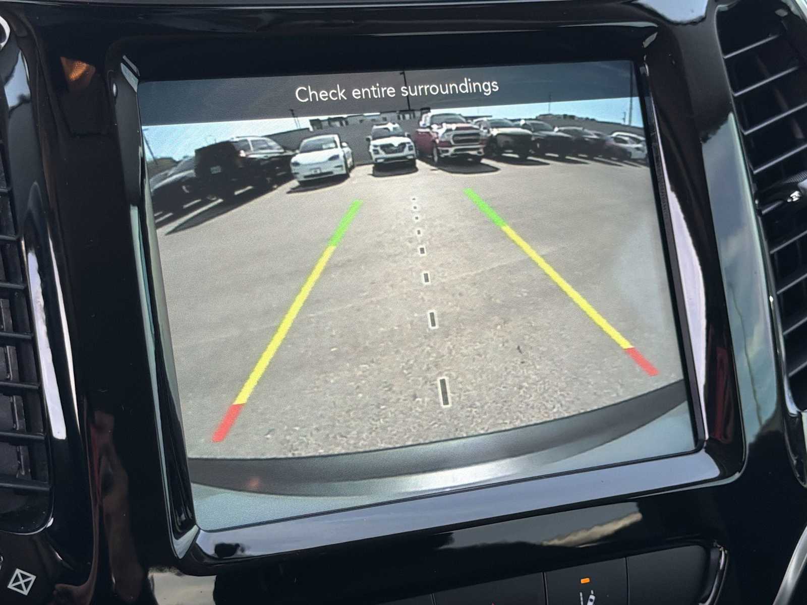 Thumbnail: 2021 Jeep Cherokee - 22