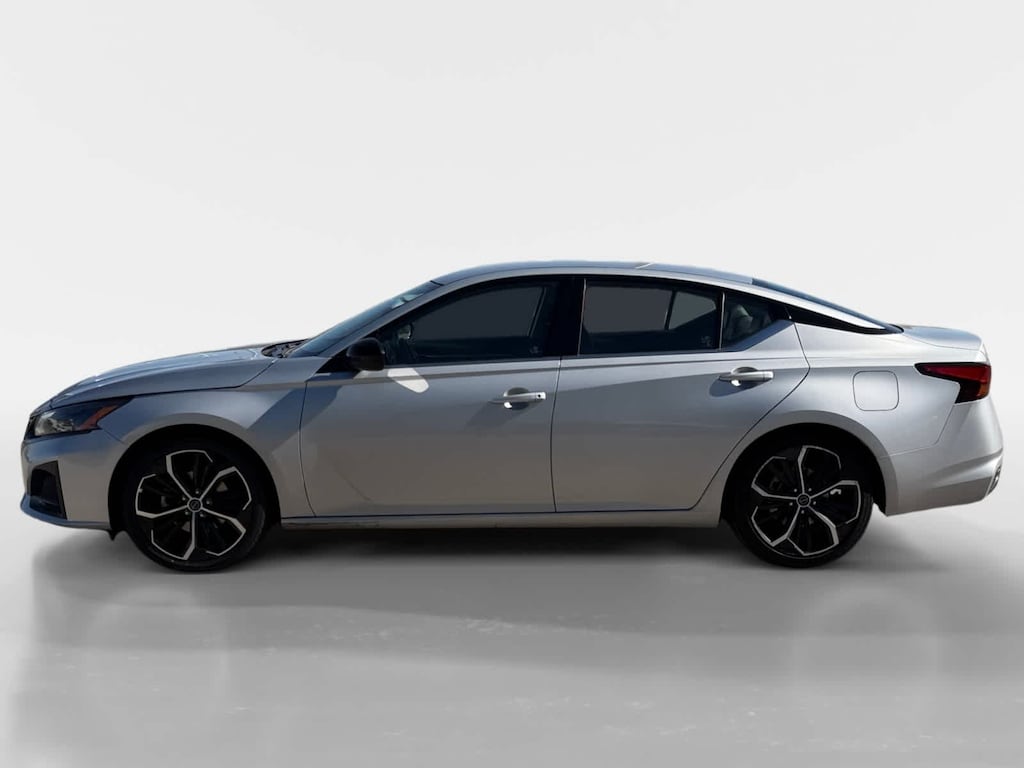 Used 2023 Nissan Altima 2.5 SR Sedan