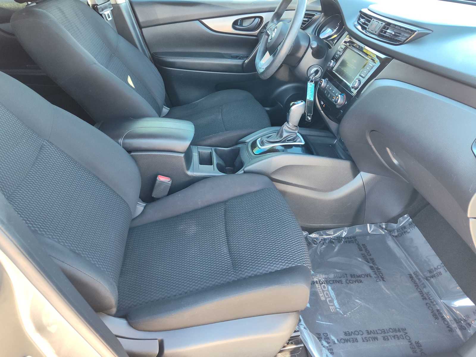 Thumbnail: 2020 Nissan Rogue Sport - 21