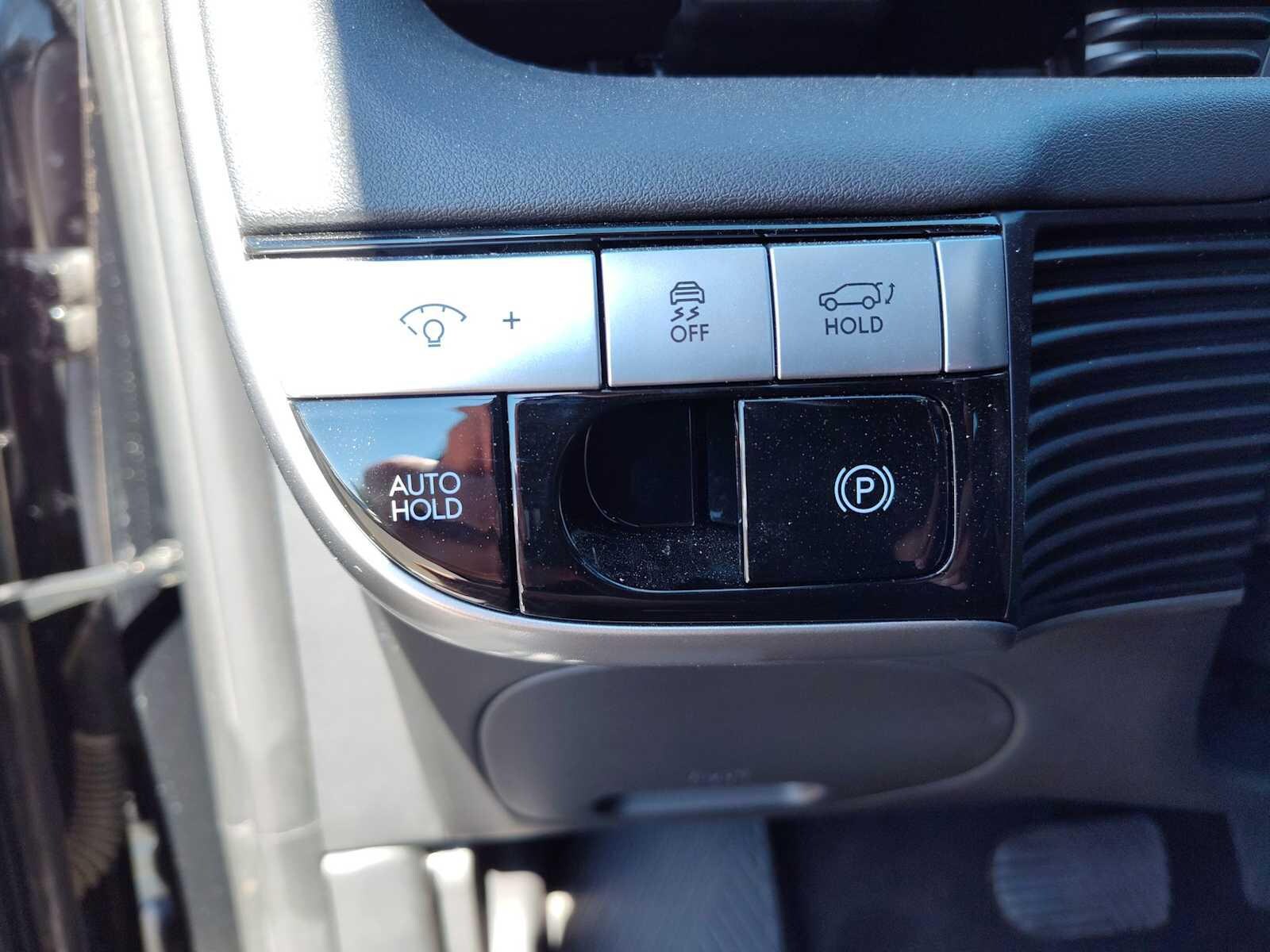 Thumbnail: 2023 Hyundai Ioniq 5 - 13
