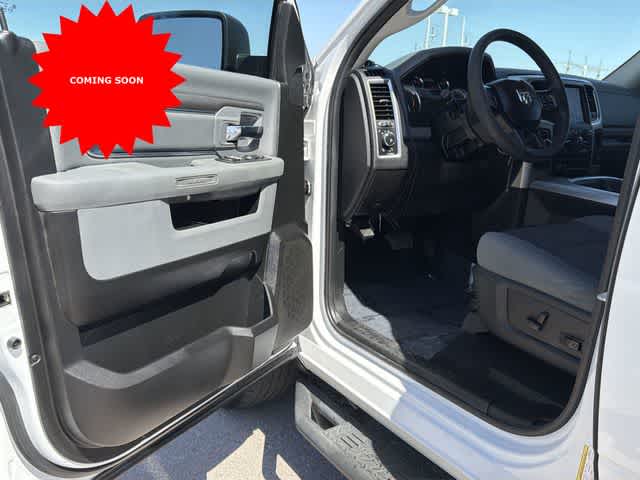 Thumbnail: 2020 RAM 1500 Classic - 10