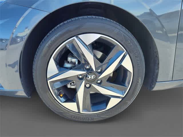 Thumbnail: 2023 Hyundai Elantra - 9