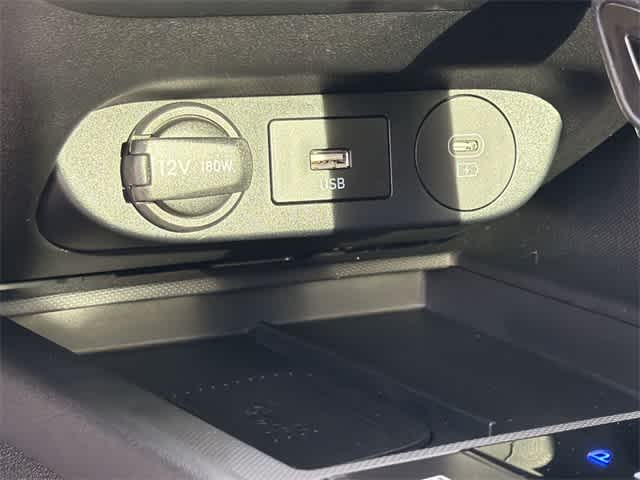 Thumbnail: 2025 Hyundai Elantra - 25