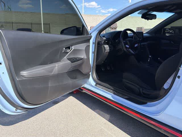 Thumbnail: 2020 Hyundai Veloster - 10