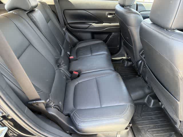 Thumbnail: 2019 Mitsubishi Outlander - 18
