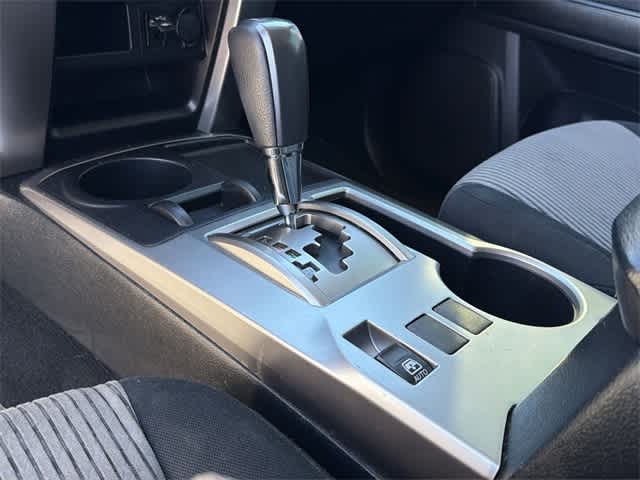 Thumbnail: 2014 Toyota 4Runner - 23