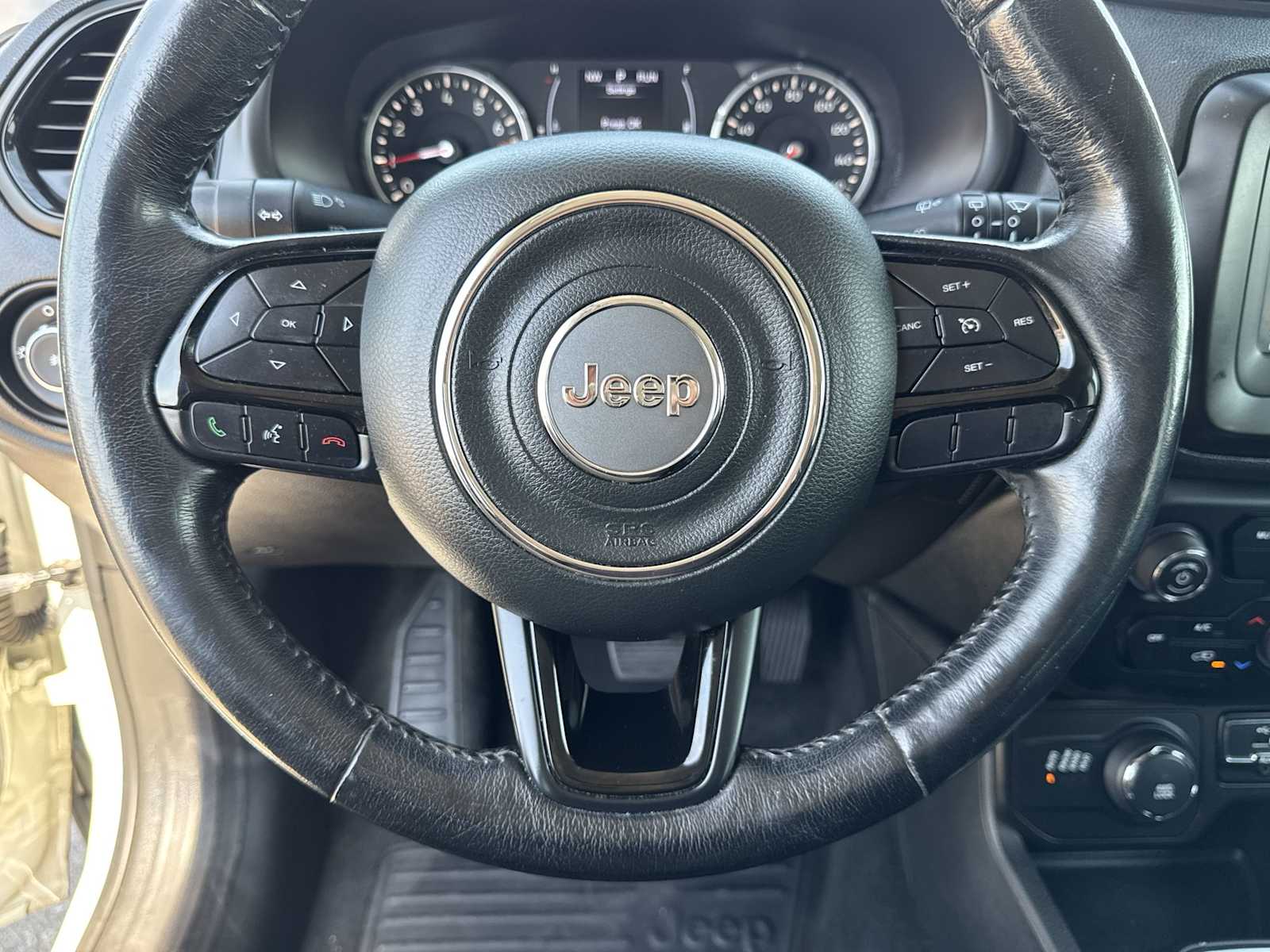 Thumbnail: 2019 Jeep Renegade - 19