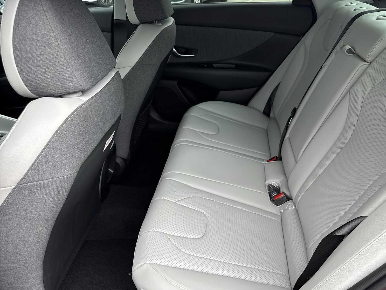 Thumbnail: 2025 Hyundai Elantra - 24