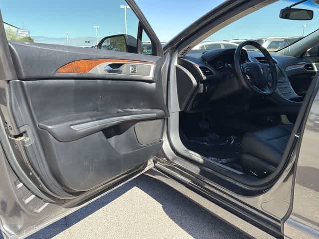 Thumbnail: 2016 Lincoln MKZ - 15