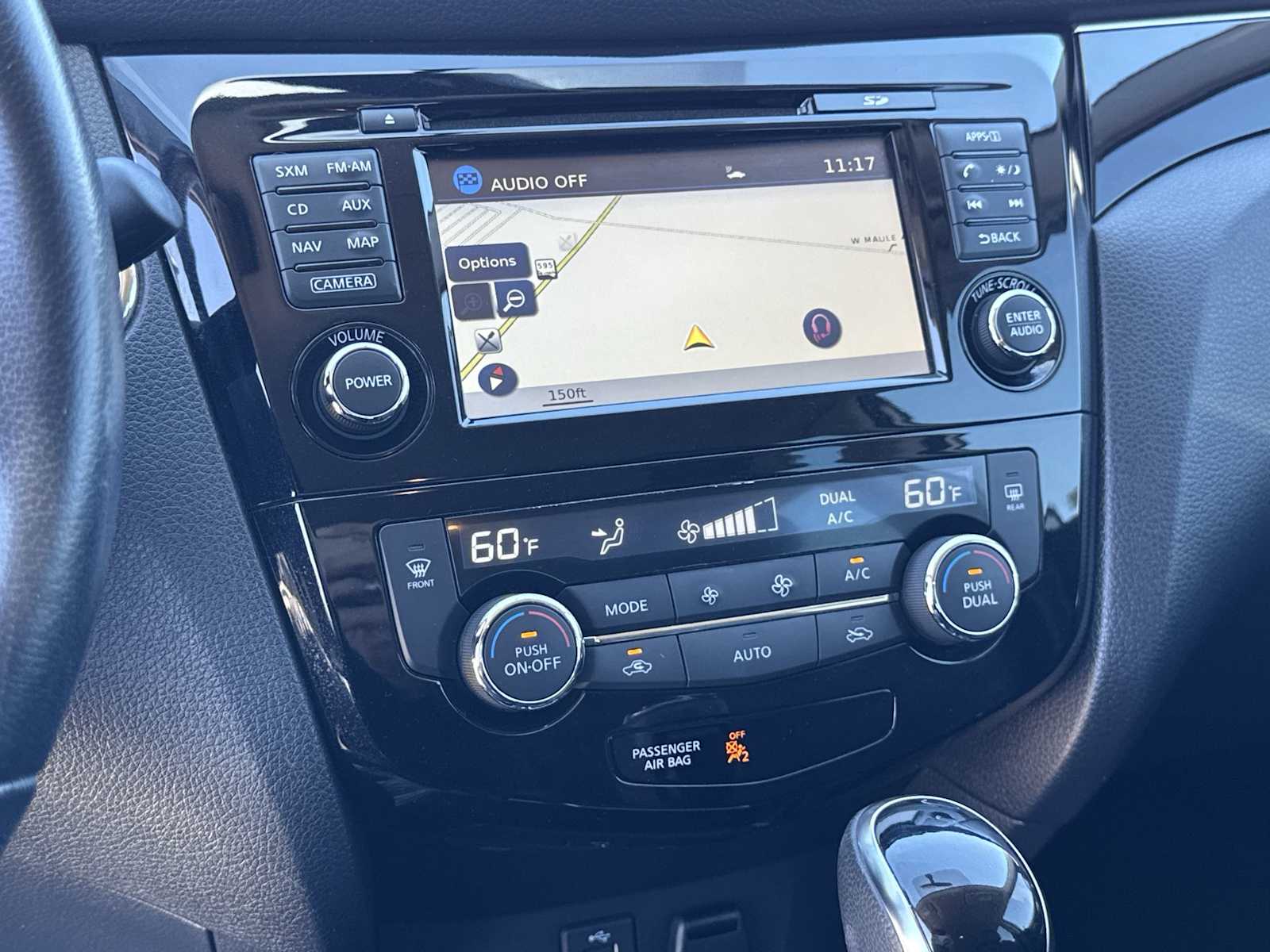 Thumbnail: 2017 Nissan Rogue Sport - 22