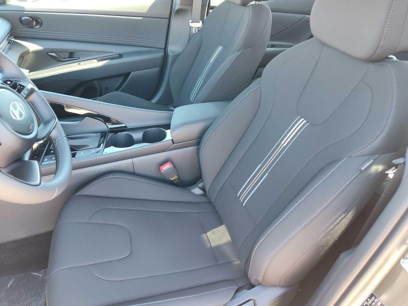 Thumbnail: 2025 Hyundai Elantra - 13