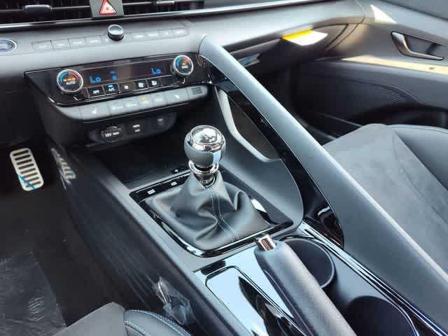 Thumbnail: 2025 Hyundai Elantra - 25