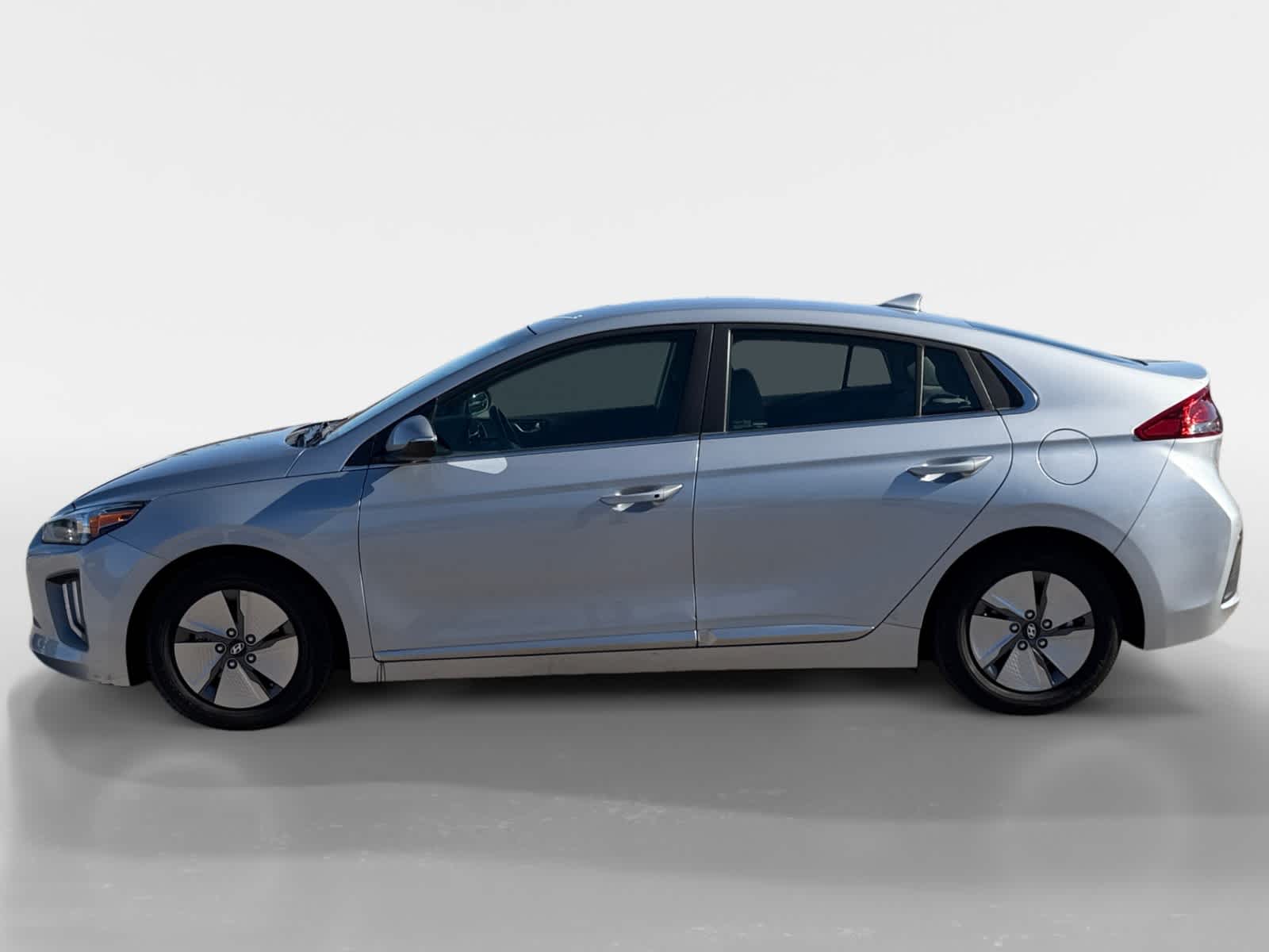 Thumbnail: 2022 Hyundai Ioniq - 2