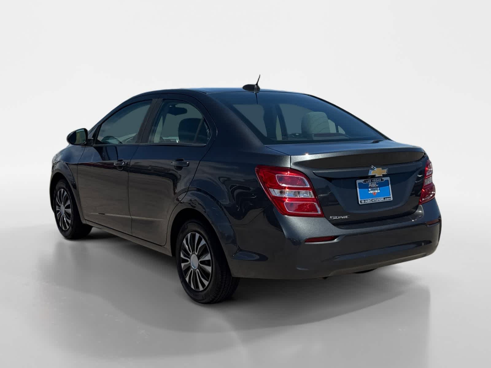 Thumbnail: 2018 Chevrolet Sonic - 4