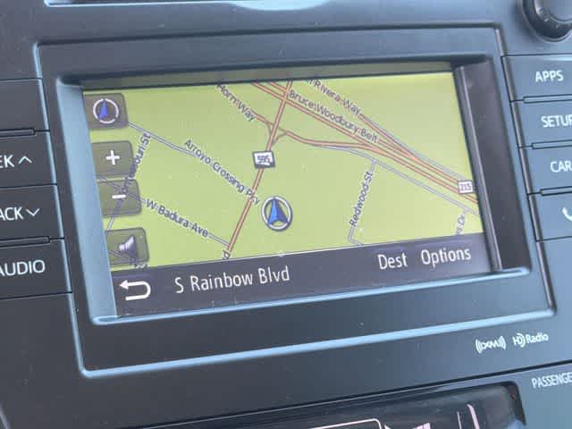 Thumbnail: 2014 Toyota Prius v - 25