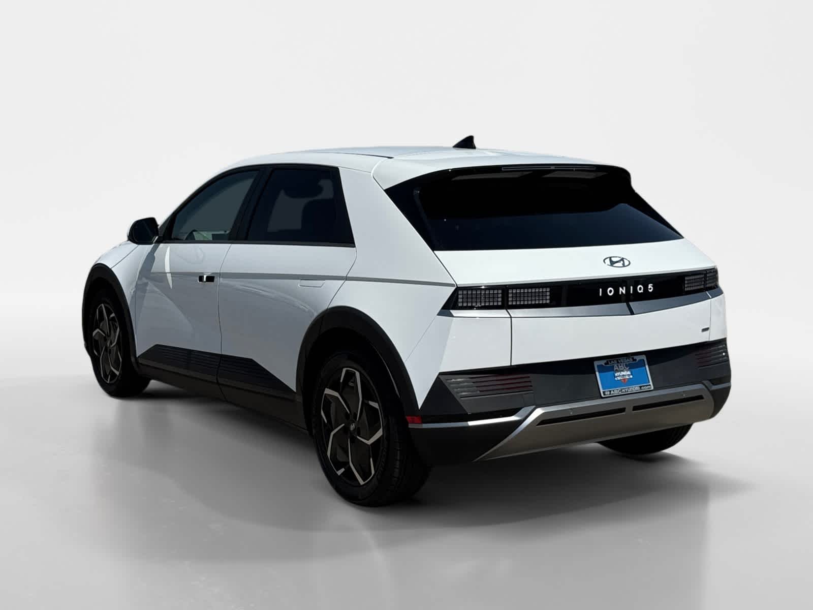 Thumbnail: 2023 Hyundai Ioniq 5 - 4