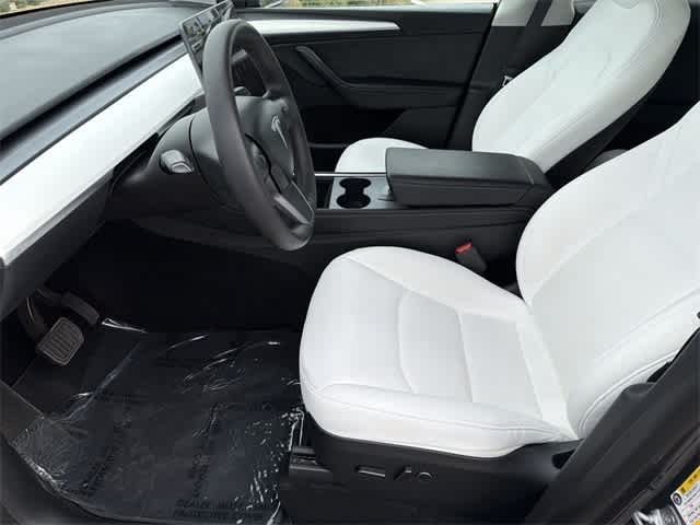 Thumbnail: 2023 Tesla Model Y - 6