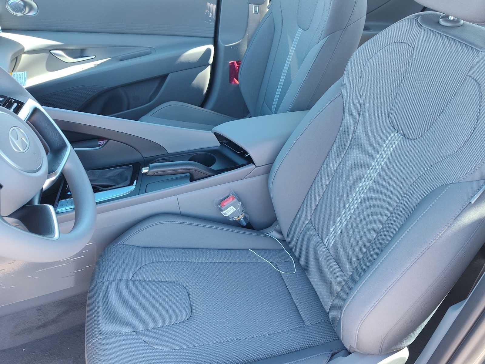 Thumbnail: 2025 Hyundai Elantra - 14