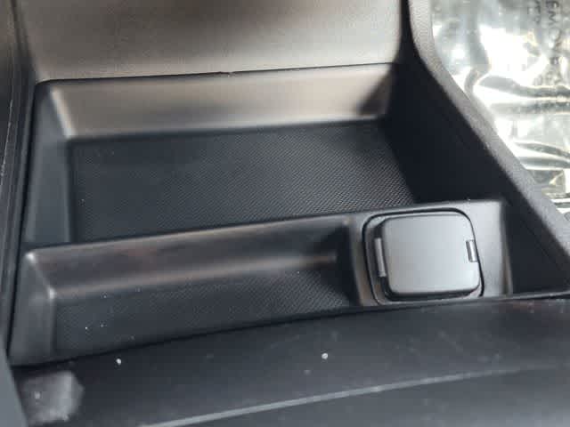 Thumbnail: 2015 Ford Fusion - 25