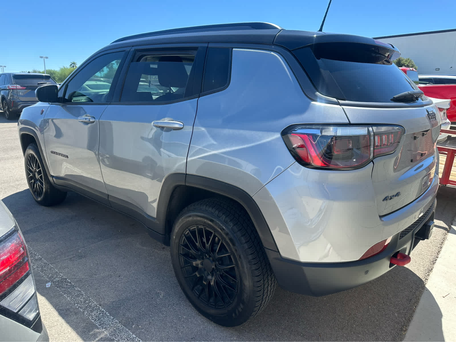 Thumbnail: 2022 Jeep Compass - 11