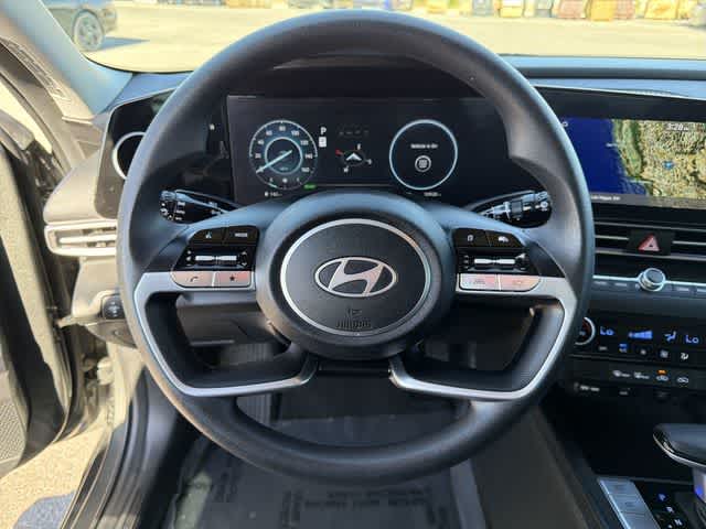 Thumbnail: 2024 Hyundai Elantra - 19