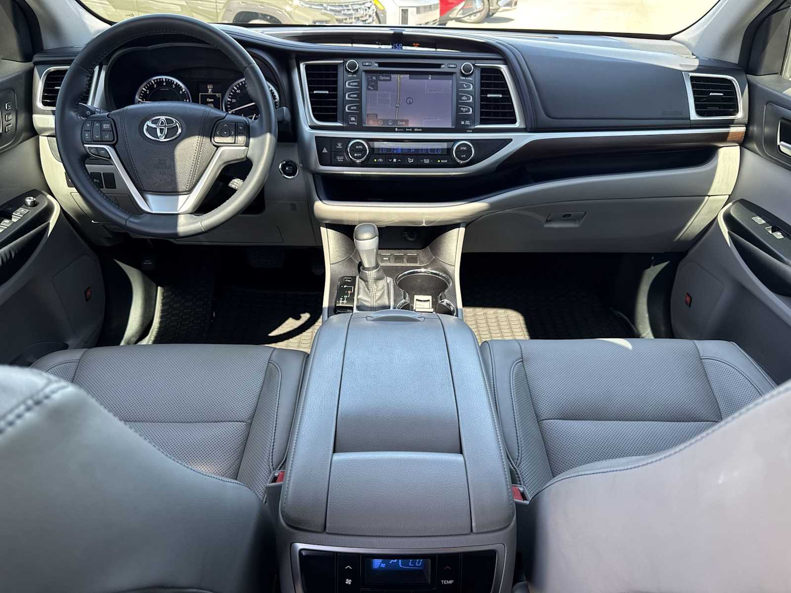 Thumbnail: 2016 Toyota Highlander - 13