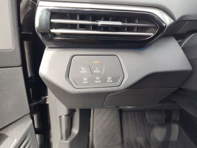 Thumbnail: 2023 Volkswagen ID.4 - 9