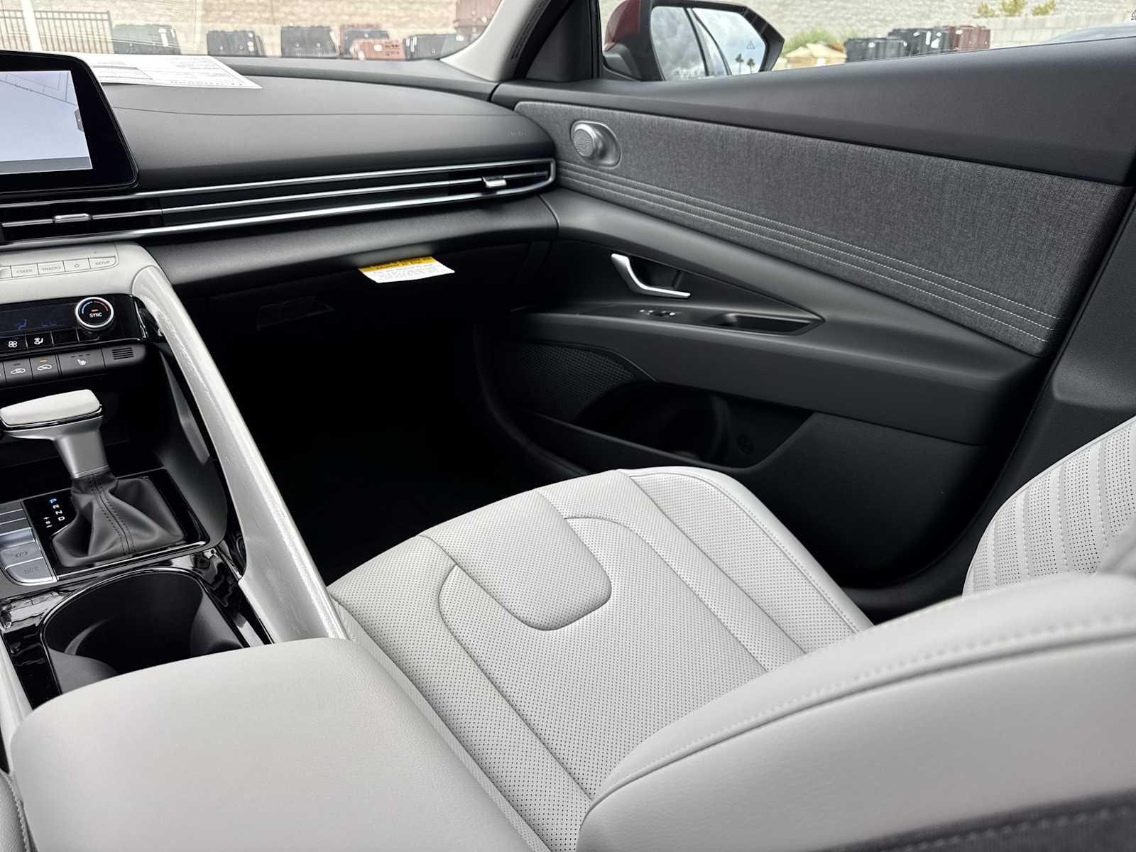 Thumbnail: 2025 Hyundai Elantra - 13