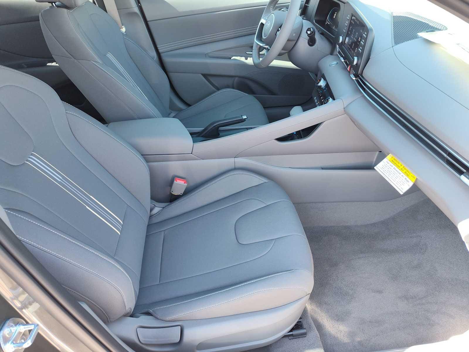 Thumbnail: 2025 Hyundai Elantra - 18