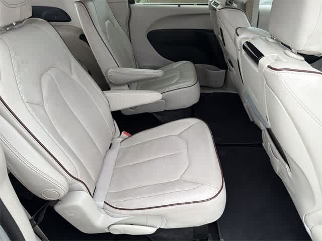 Thumbnail: 2017 Chrysler Pacifica - 22