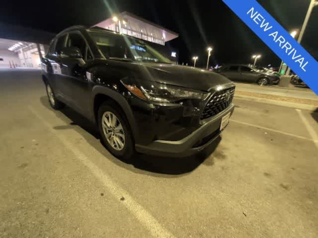 Used 2024 Toyota Corolla Cross LE SUV