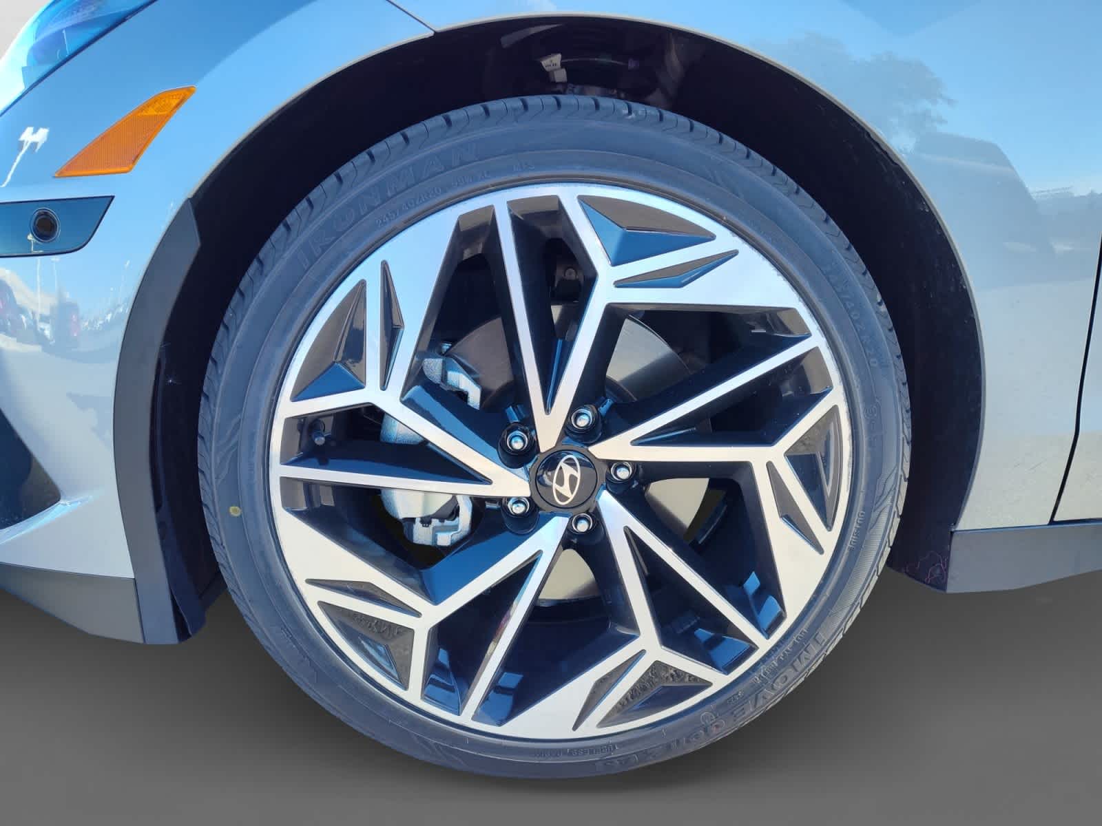 Thumbnail: 2024 Hyundai Ioniq 6 - 16