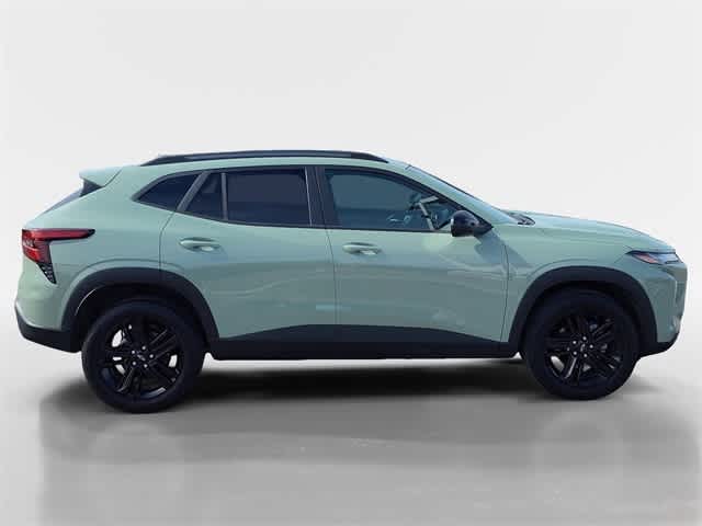 Thumbnail: 2025 Chevrolet Trax - 11