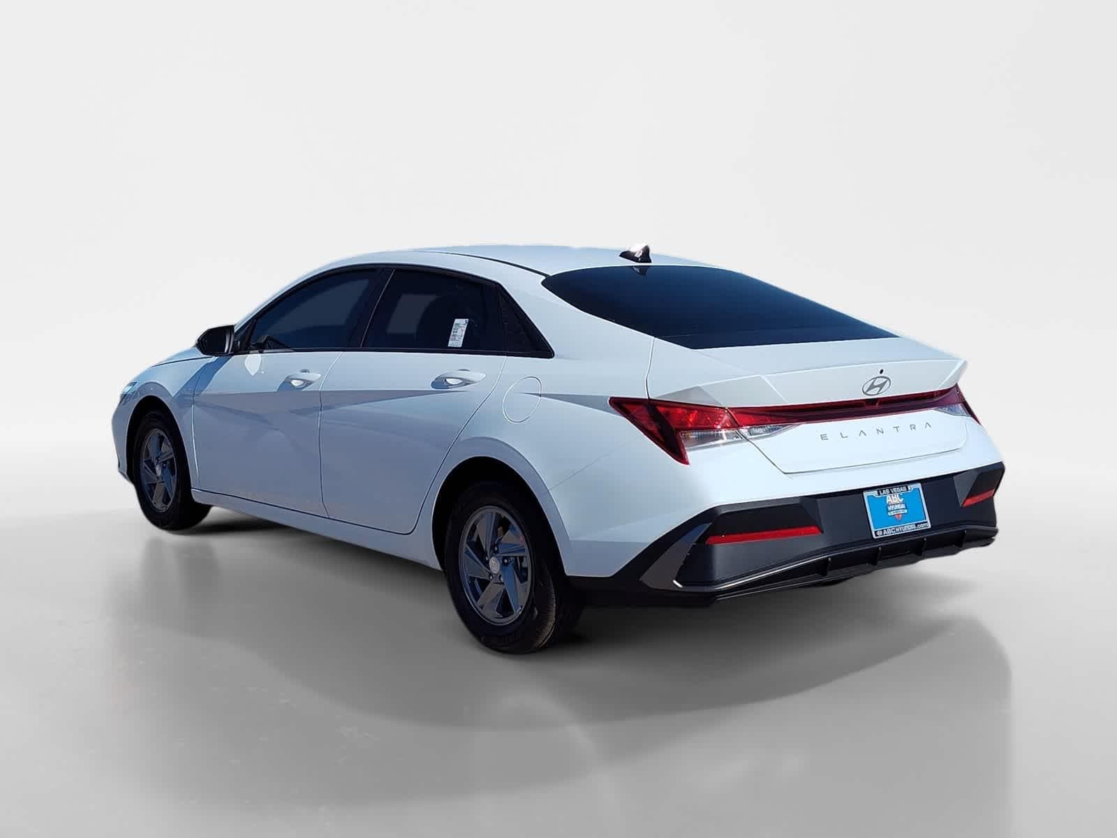 Thumbnail: 2026 Hyundai Elantra - 3