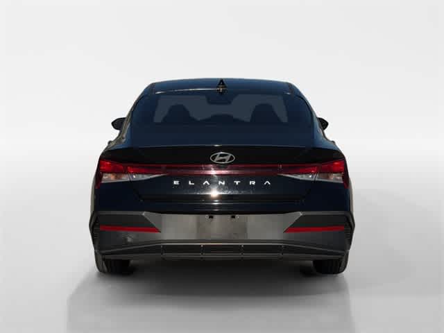 Thumbnail: 2024 Hyundai Elantra - 4