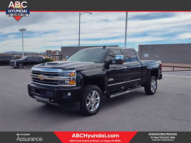 2019 Chevrolet Silverado HD High Country's photo