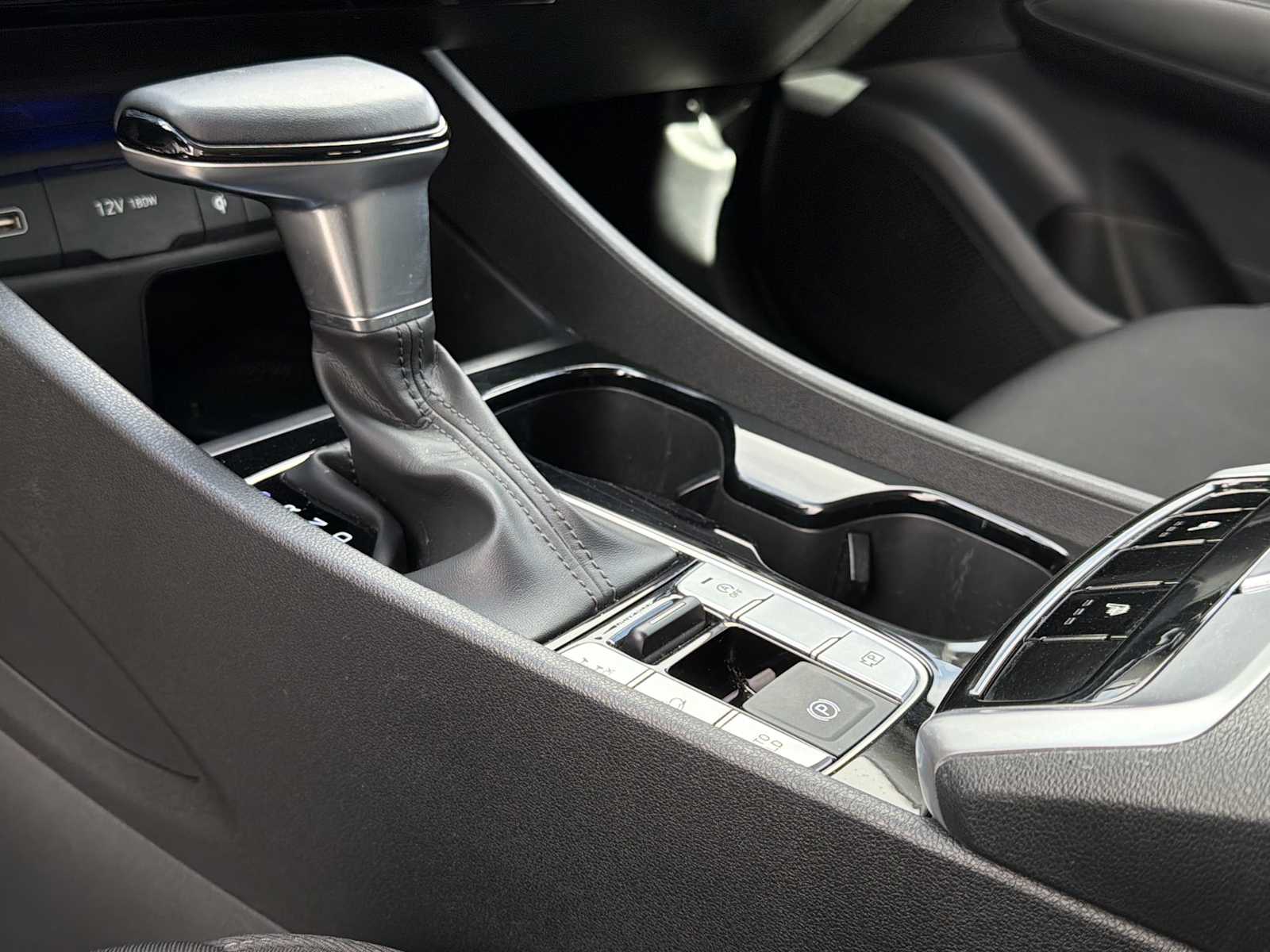 Thumbnail: 2022 Hyundai Tucson - 24