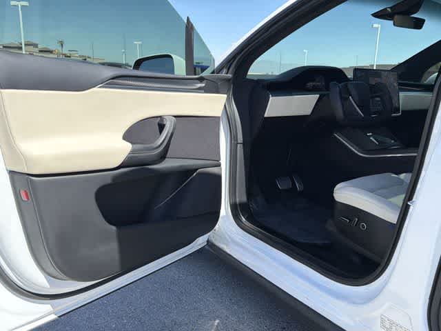 Thumbnail: 2023 Tesla Model X - 10