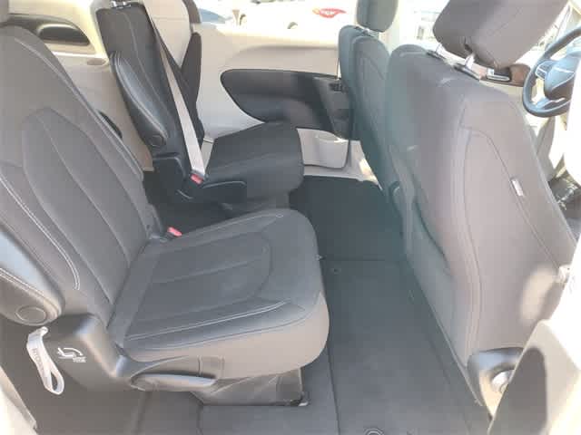 Thumbnail: 2023 Chrysler Voyager - 16