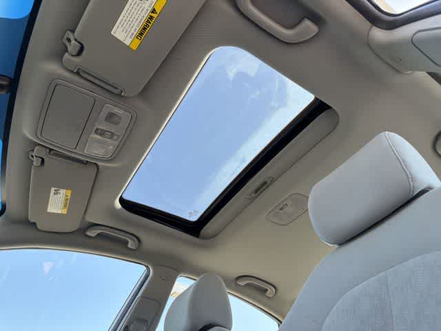 Thumbnail: 2010 Hyundai Elantra - 16
