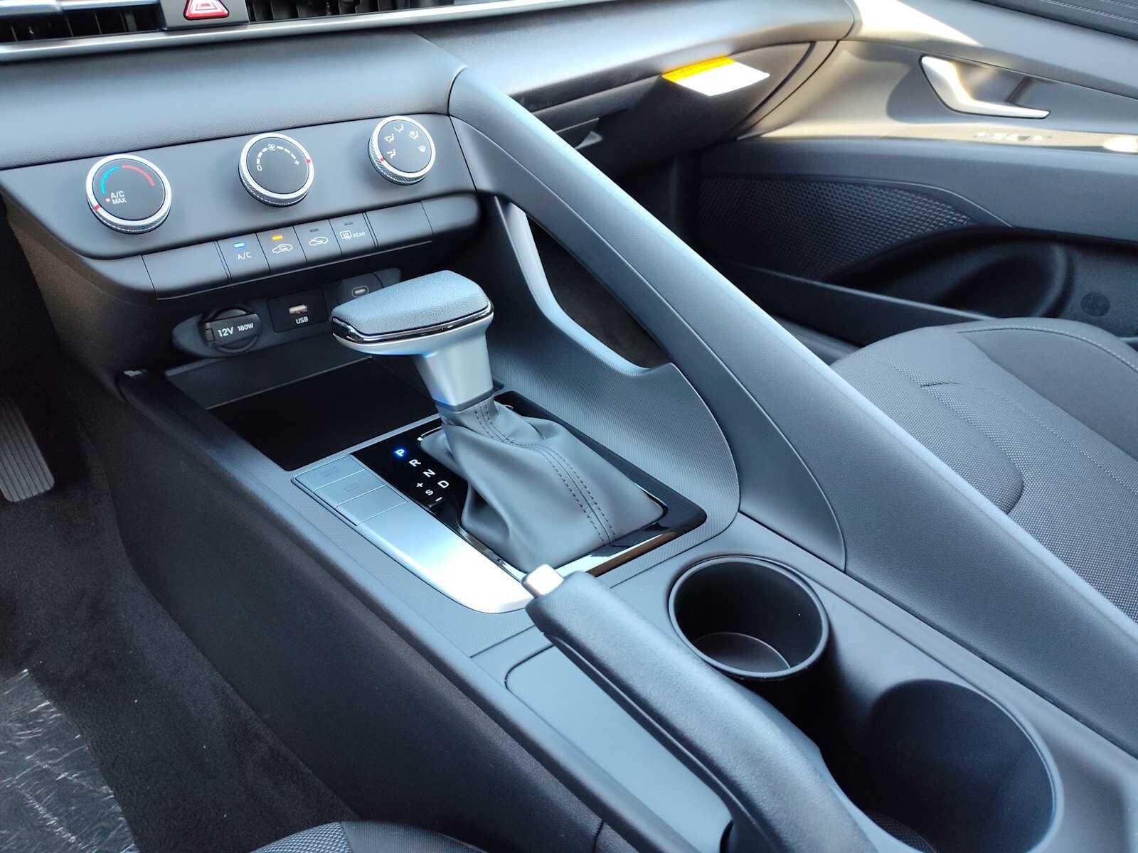 Thumbnail: 2025 Hyundai Elantra - 24