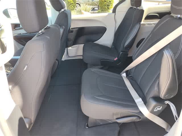 Thumbnail: 2023 Chrysler Voyager - 15