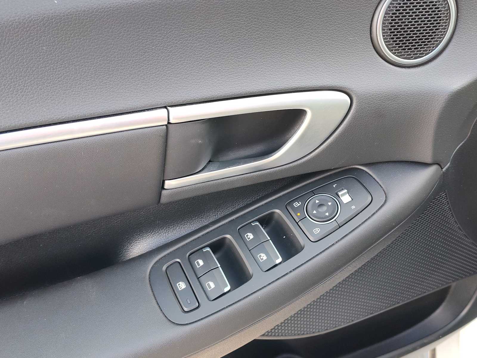 Thumbnail: 2024 Hyundai Sonata - 18