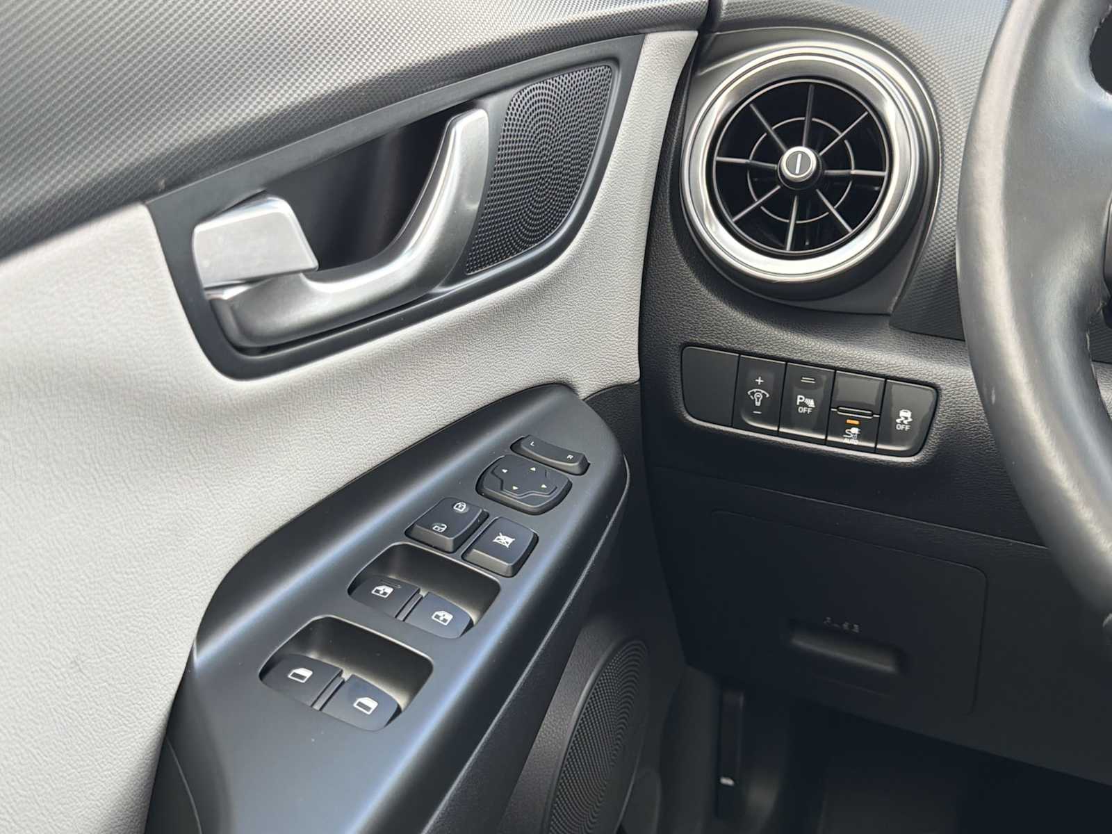 Thumbnail: 2023 Hyundai Kona - 20