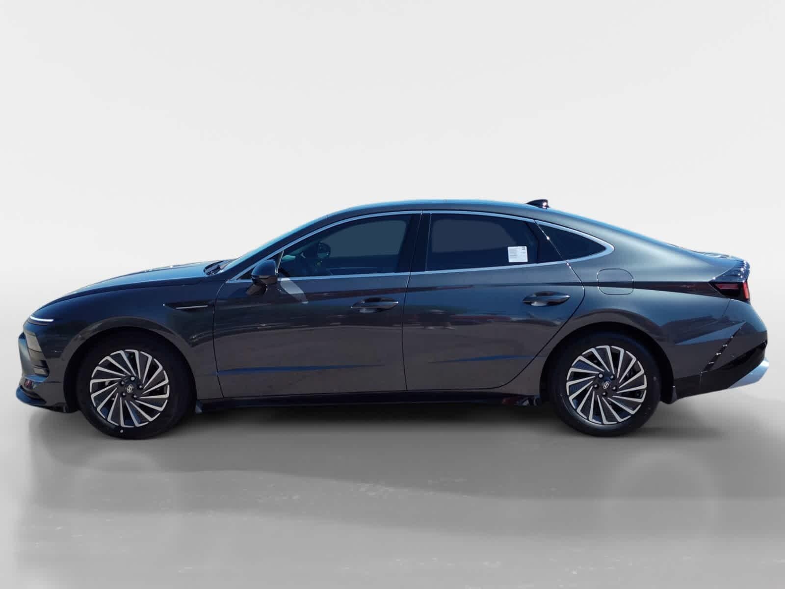 2025 Hyundai Sonata Hybrid Limited photo 2