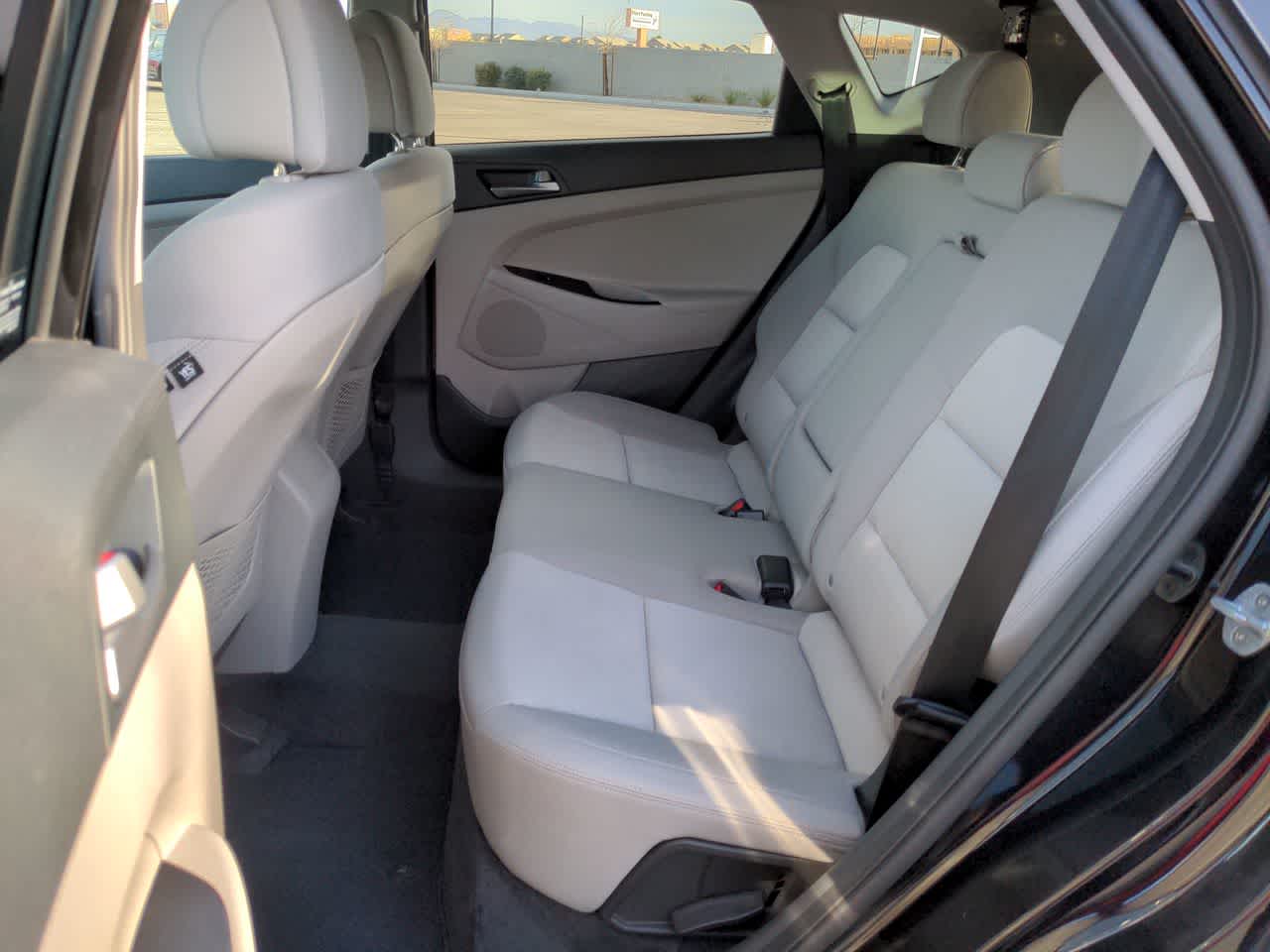2017 Hyundai Tucson SE 18