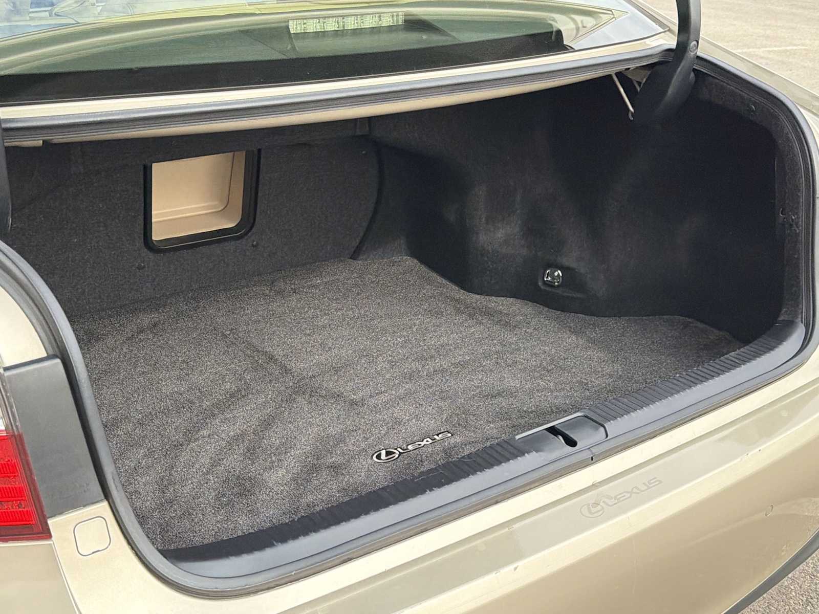 Thumbnail: 2014 Lexus ES - 28