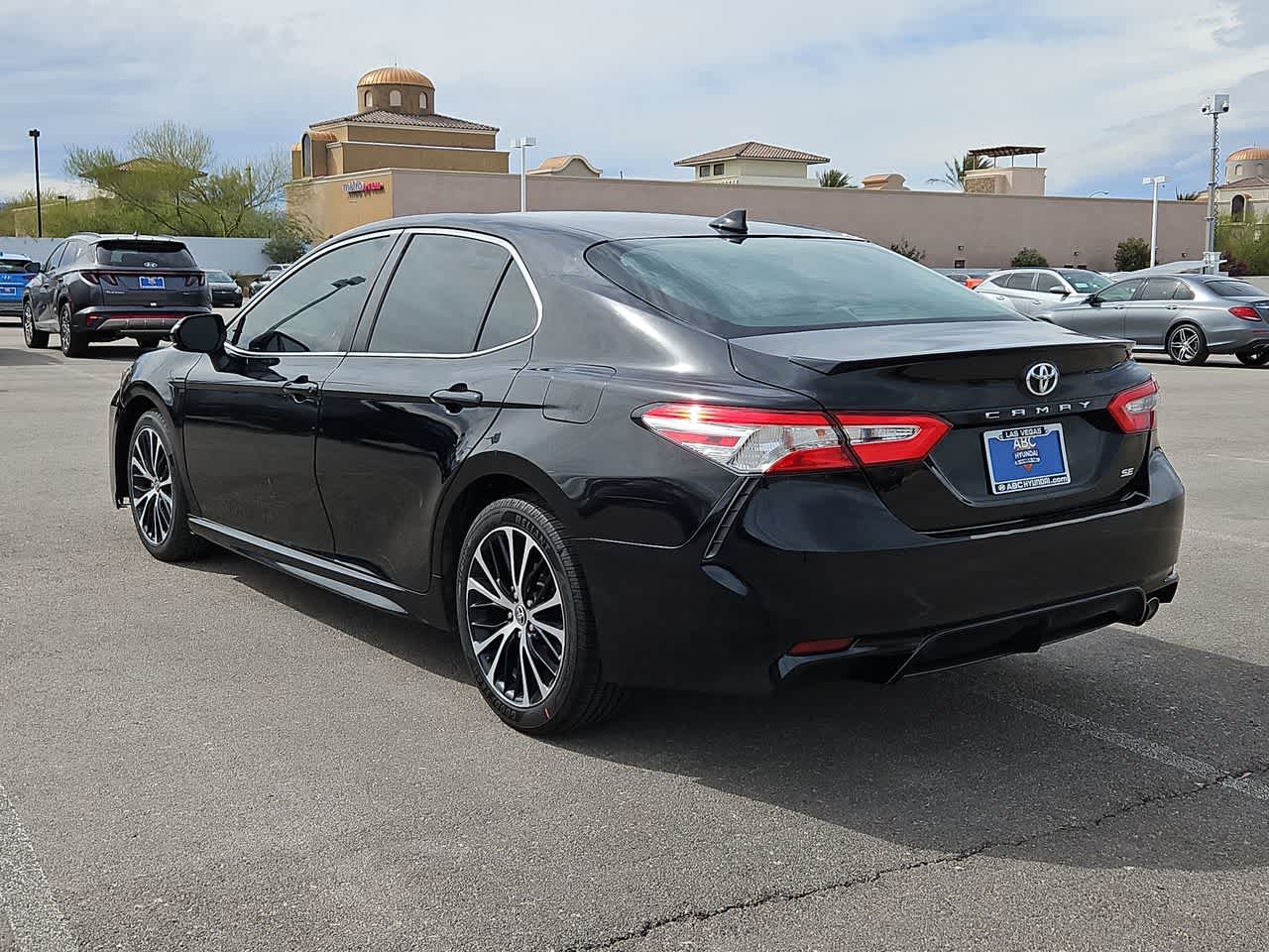 2020 Toyota Camry SE 4