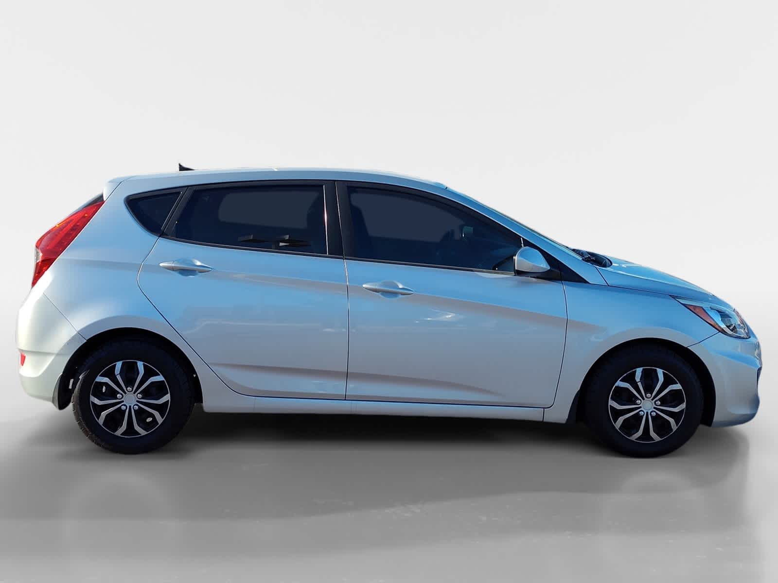 Thumbnail: 2017 Hyundai Accent - 6