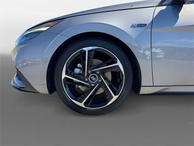 Thumbnail: 2022 Hyundai Elantra - 17